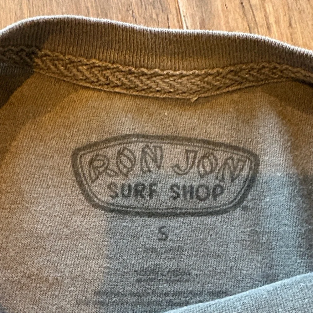 Ron Jon Surf Shop LBI Gray Short Sleeve Tee size Small